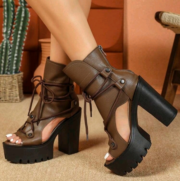 Women's Platform Lightweight High Heel Hollow Lace-Up Retro Roman Sandals - Picture 2 of 5